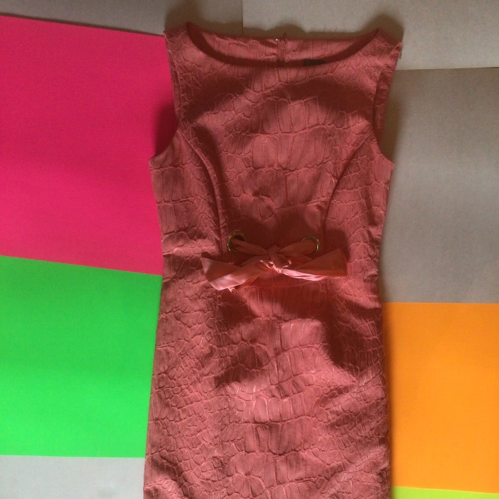 Taylor peachy pink dress with satin bow, ladies size 2